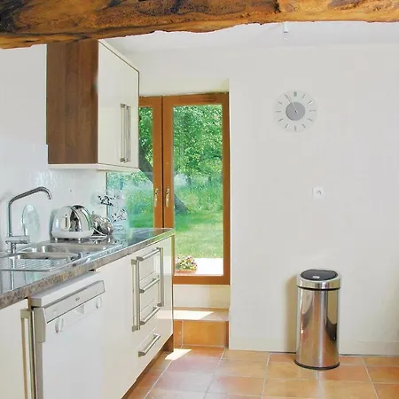 3 Bedroom Gorgeous In Manvieu Bocage *