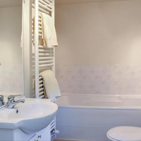 3 Bedroom Gorgeous In Manvieu Bocage